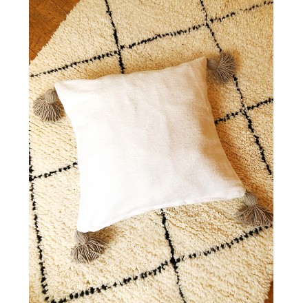 Coussin blanc pompons taupe 100% coton M.CONCEPTSTORE
